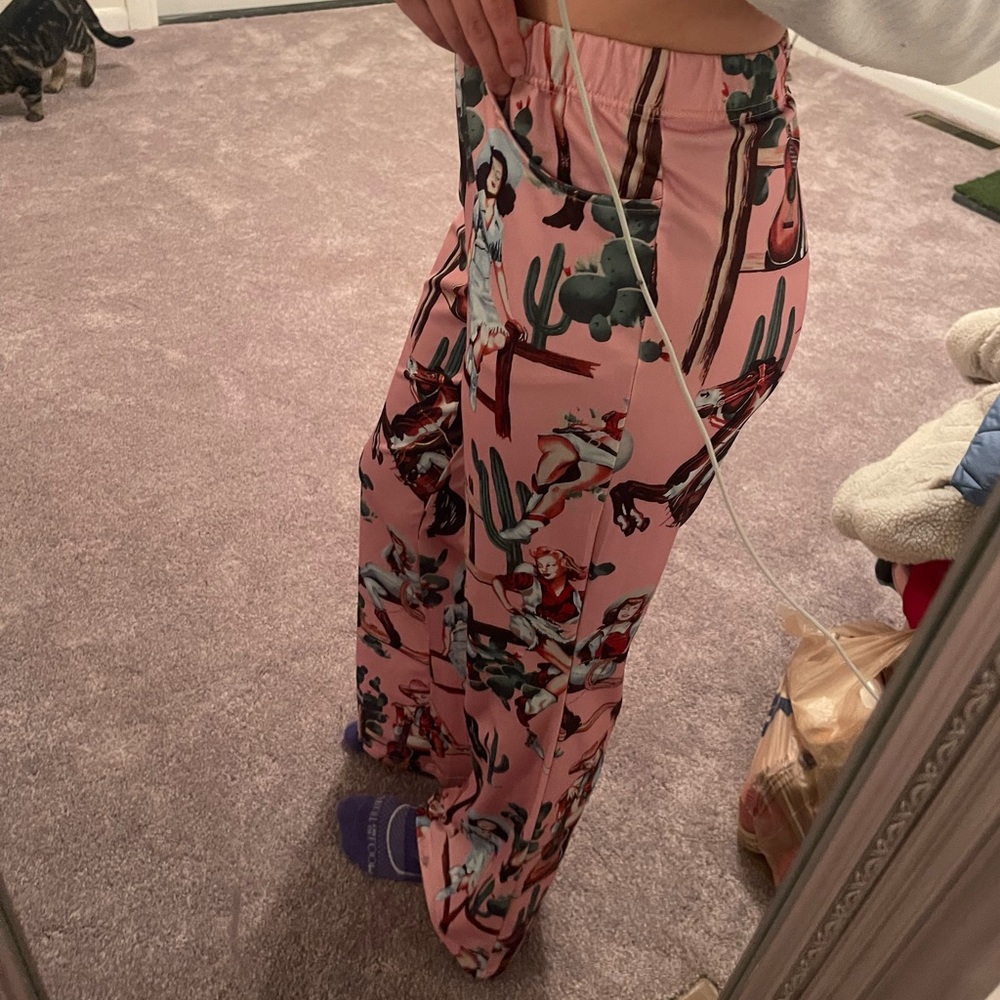 Pink Western Cowgirl Print Lounge Pants – Size Medium - Picture 2 of 2